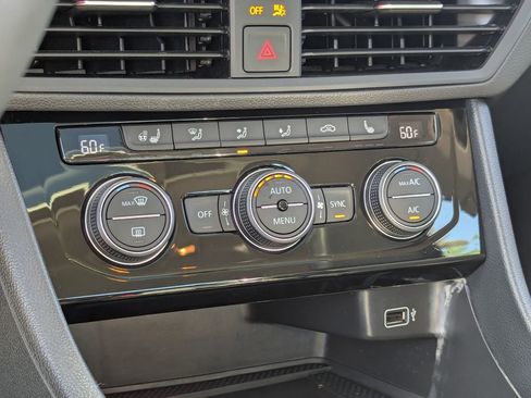 Used 2020 Volkswagen Jetta SEL FWD image 19