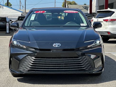 Used 2025 Toyota Camry LE FWD image 7
