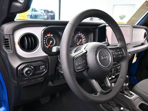 Used 2025 Jeep Wrangler Unlimited Sport AWD/4WD image 14