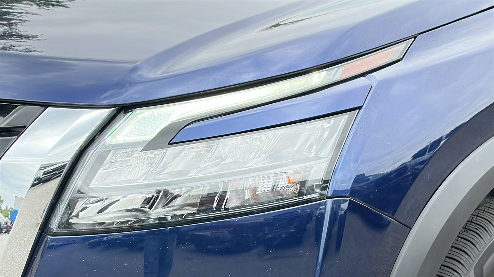 Certified 2025 Nissan Pathfinder SL AWD/4WD image 4