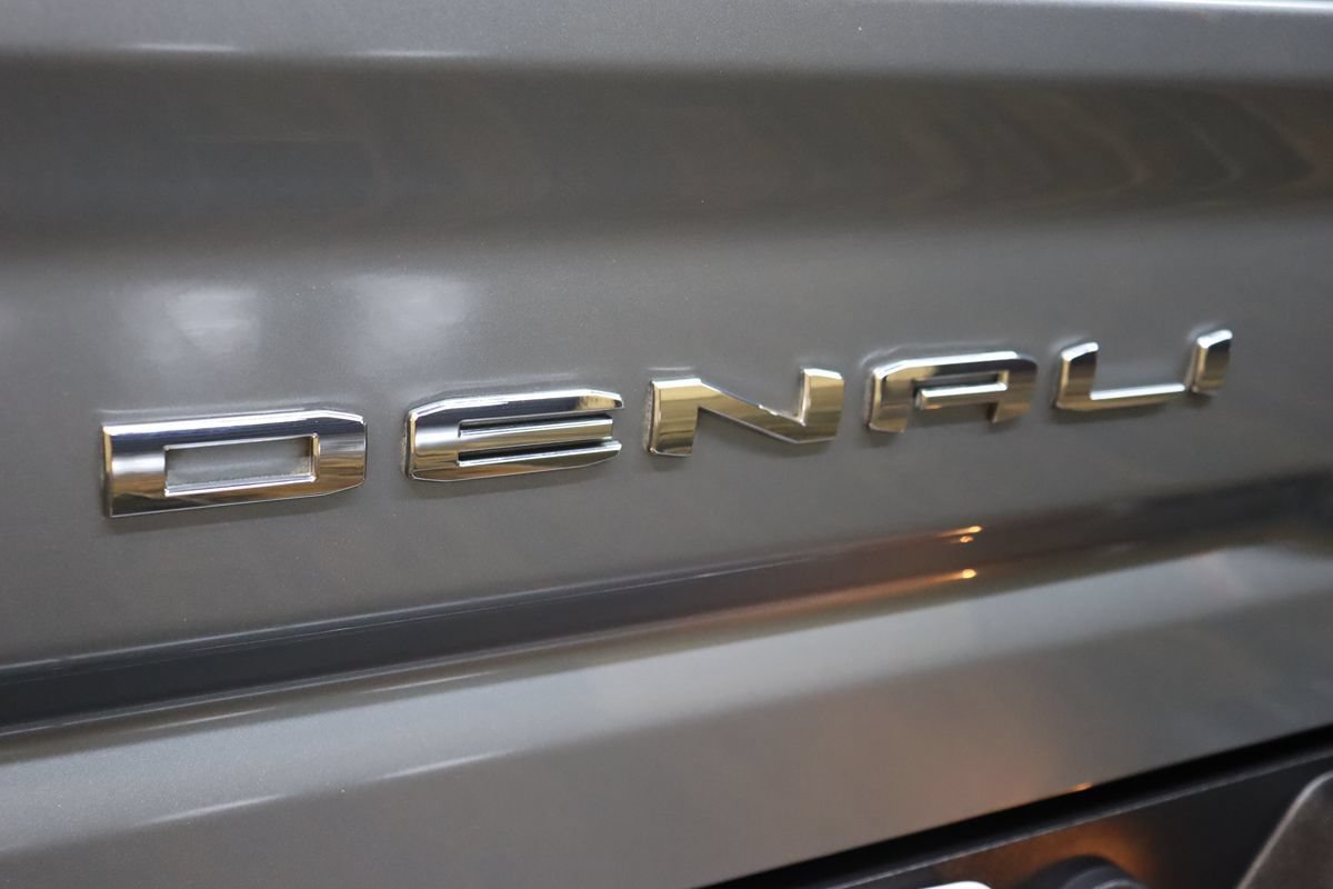 Used 2024 GMC Sierra 2500 Denali Ultimate AWD/4WD image 26