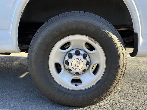 Used 2019 Chevrolet Express 3500 w/ Driver Convenience Package image 17