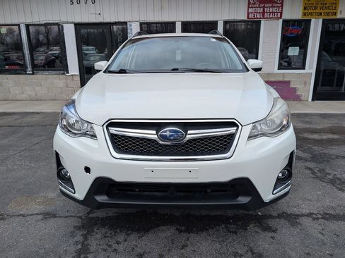 Used 2017 Subaru Crosstrek 2.0i Premium AWD/4WD image 2