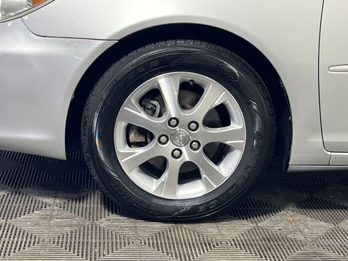 Used 2005 Toyota Camry XLE FWD image 13