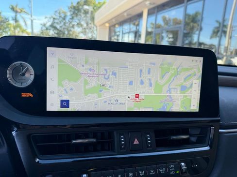 Used 2023 Lexus ES 300h w/ Premium Package image 14