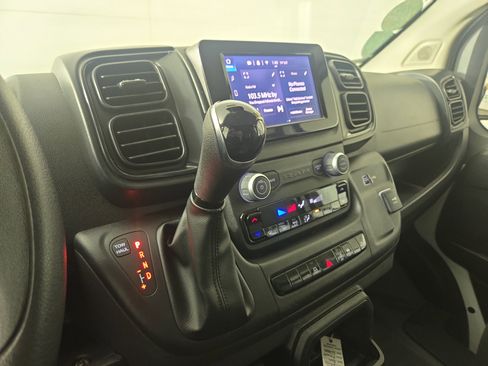 Used 2025 RAM ProMaster 2500 w/ Safety Group FWD image 23