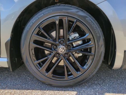 Used 2025 Toyota Camry SE image 11