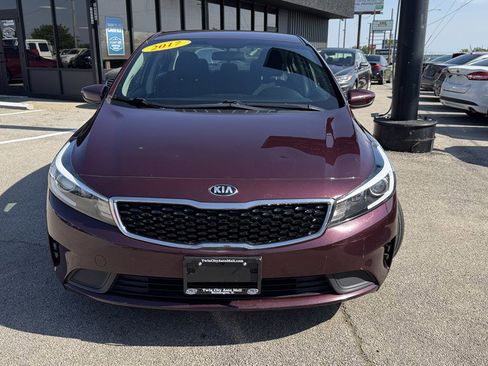 Used 2017 Kia Forte LX FWD image 3