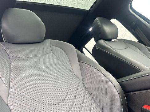 New 2026 Volkswagen Tiguan SE R-Line FWD image 15