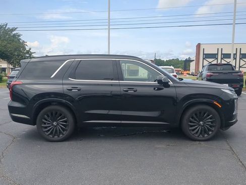 Used 2024 Hyundai Palisade Calligraphy AWD/4WD image 3