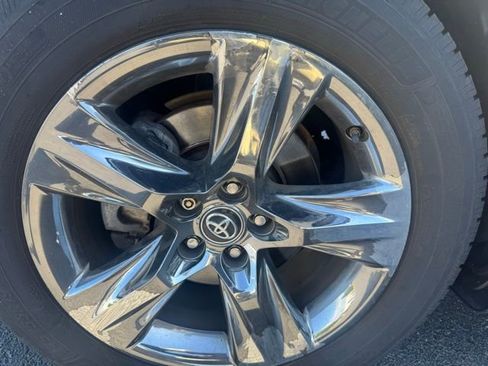 Used 2019 Toyota Highlander Limited Platinum AWD/4WD image 21