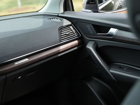 Used 2023 Audi Q5 2.0T Premium w/ Convenience Package AWD/4WD image 26