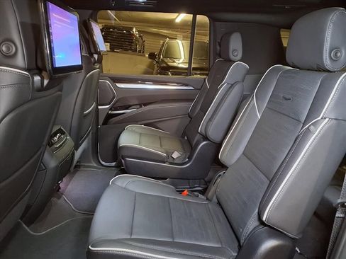 New 2026 Cadillac Escalade ESV Luxury image 13