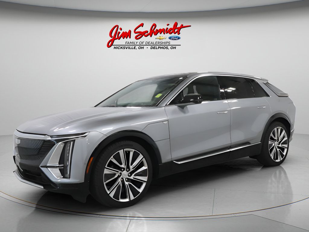Used 2025 Cadillac Lyriq Luxury w/ LPO, Floor Liner Package AWD/4WD image 2