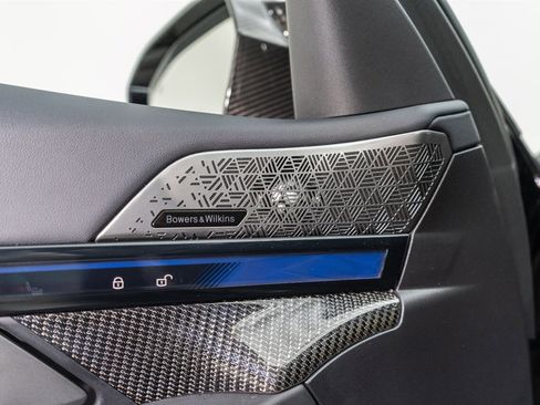 Used 2025 BMW M5 w/ Carbon Package image 90