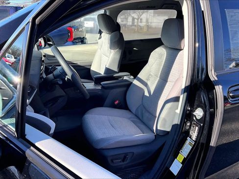 Used 2024 Toyota Sienna LE image 10