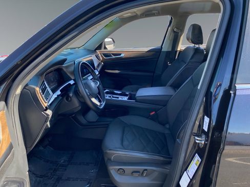 Used 2024 Volkswagen Atlas SE image 9