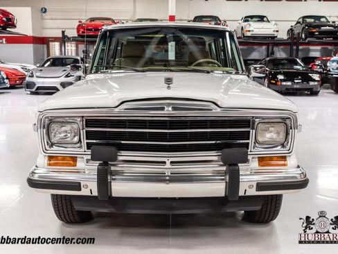 Used 1991 Jeep Grand Wagoneer 4dr Wagon 4WD image 3