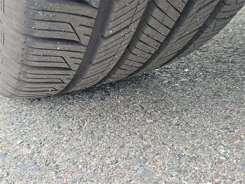 Used 2025 Ford Explorer Active image 32