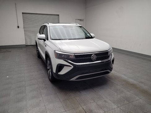 Used 2022 Volkswagen Taos SE image 14