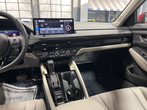 Used 2023 Honda Accord EX-L image 27