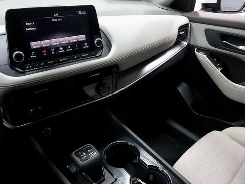 Certified 2022 Nissan Rogue SV image 30