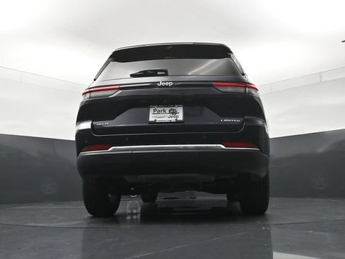 Used 2023 Jeep Grand Cherokee Limited w/ Luxury Tech Group II AWD/4WD image 22