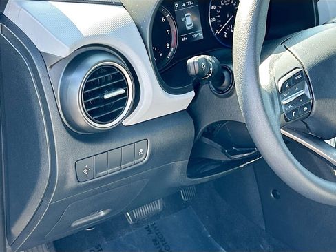Used 2018 Hyundai Kona SE FWD image 10