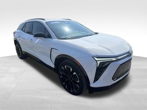 Used 2024 Chevrolet Blazer EV RS AWD/4WD image 32