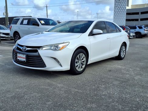 Used 2017 Toyota Camry LE FWD image 21