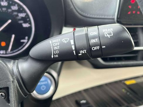 Certified 2024 Toyota Sienna Limited AWD/4WD image 30