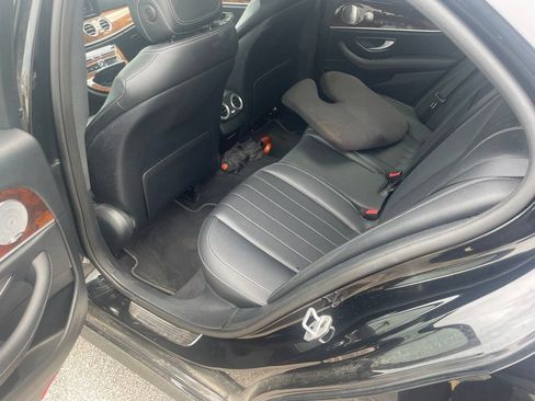 Used 2019 Mercedes-Benz E 300 4MATIC image 4