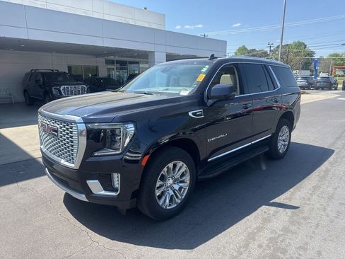 Used 2023 GMC Yukon Denali w/ LPO, Floor Liner Package image 3