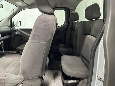 Used 2018 Nissan Frontier S RWD image 35