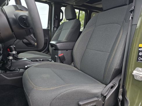 Used 2024 Jeep Wrangler Unlimited Sport AWD/4WD image 19
