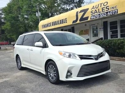 Used 2018 Toyota Sienna XLE w/ XLE Navigation Package