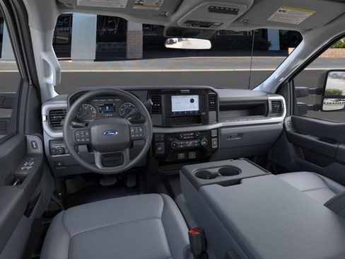New 2026 Ford F250 XL w/ XL Chrome Package RWD image 9