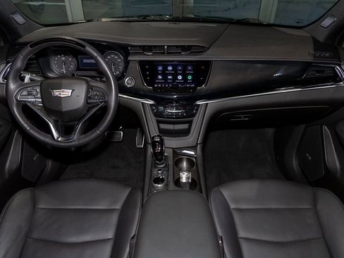 Used 2023 Cadillac XT6 Sport w/ LPO, ONYX Package image 38