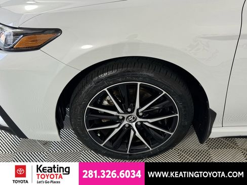 Used 2024 Toyota Camry SE FWD image 29
