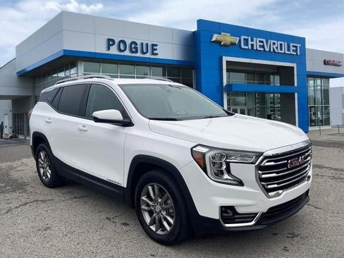 Used 2024 GMC Terrain SLT image 1