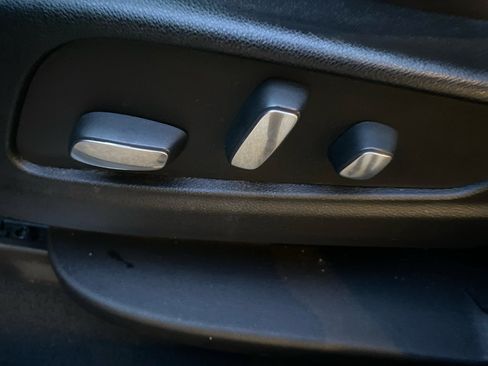 Used 2018 Cadillac XT5 Luxury w/ Driver Awareness Package image 29