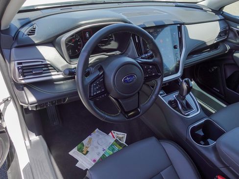 Certified 2025 Subaru Outback Onyx Edition AWD/4WD image 9