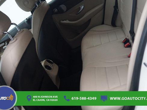 Used 2019 Mercedes-Benz C 300 Sedan image 14