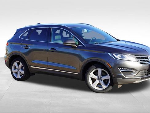 Used 2017 Lincoln MKC Premiere AWD/4WD image 2