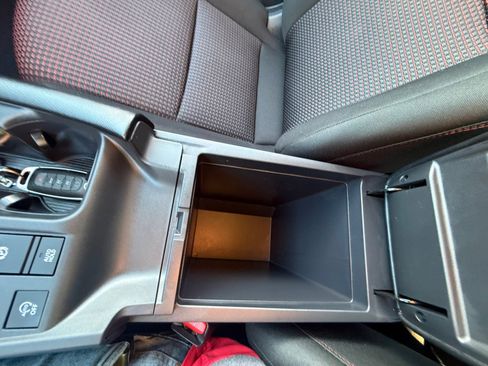 Used 2026 Nissan Sentra SR w/ Floor Mat Package image 15