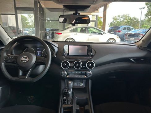 Used 2025 Nissan Sentra S image 27