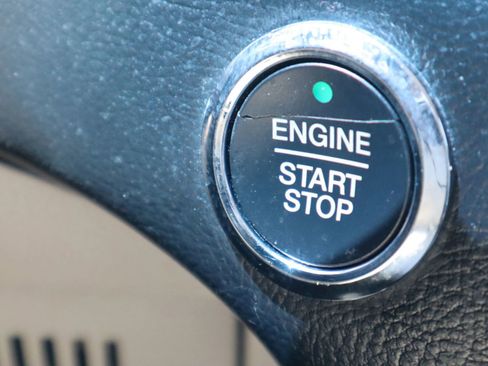 Used 2017 Ford Edge Titanium w/ Equipment Group 301A FWD image 28