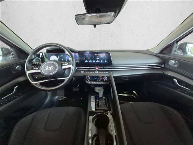 Used 2025 Hyundai Elantra SEL FWD image 18