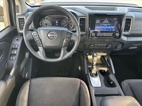 Used 2022 Nissan Frontier SV RWD image 10