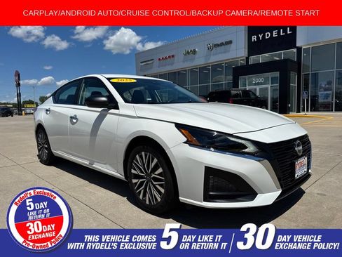 Used 2025 Nissan Altima 2.5 SV FWD image 1